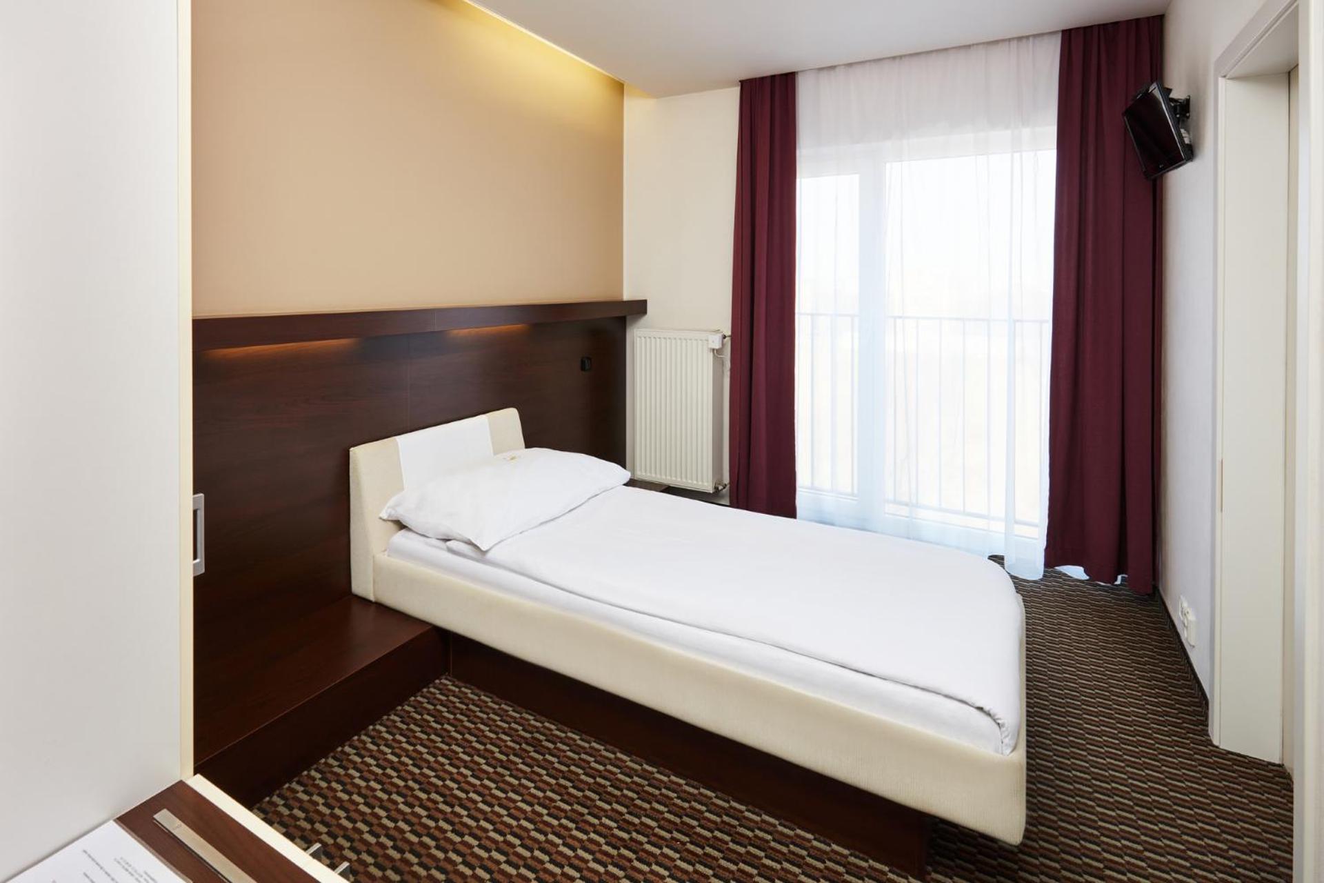 Hotel Rottal Otrokovice Zewnętrze zdjęcie