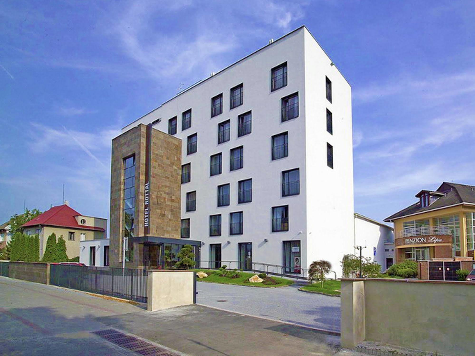 Hotel Rottal Otrokovice Zewnętrze zdjęcie